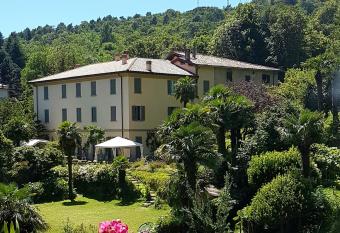 Guest House Villa Corti has Balcony rooms