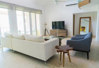 3BR / 3BA Modern Paradise Loft Condo in Gated Community w/ Daily Housekeeping has rooms with a private hot tub