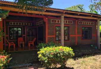 El G  is hostel allows 18 year olds to book a room