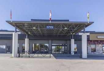 Quality Inn & Suites allows 18 year olds to book a room