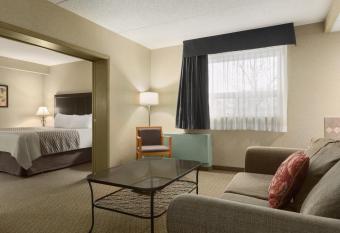 Travelodge by Wyndham Winnipeg East allows 18 year olds to book a room