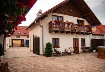 Casa Iancu has Balcony rooms