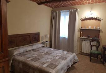 AleKS friendly house has Balcony rooms