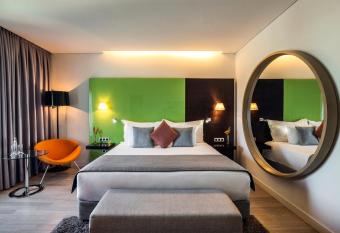 Crowne Plaza Tel Aviv City Center, an IHG Hotel allows 18 year olds to book a room