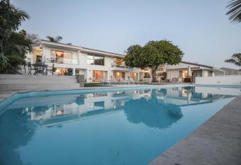 Capo Cabana Guesthouse has Balcony rooms