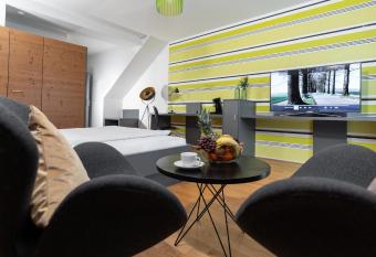 campuszwei - Hotel & Boardinghouse allows 18 year olds to book a room