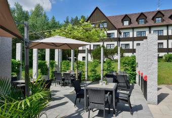 Hotel Sonnenhof - Garni allows 18 year olds to book a room