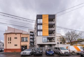 Ben Yehuda - Shabbat Friendly Apartments allows 18 year olds to book a room
