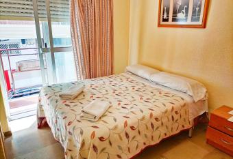 AB Pension Granada allows 18 year olds to book a room