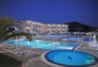 Emerald Hotel has Balcony rooms