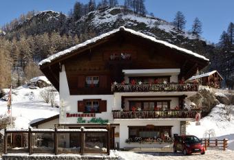 Hotel Les M  l  zes has Balcony rooms