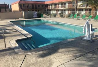 Budget Lodge San Bernardino has Balcony rooms