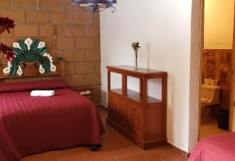 Hotel Jardin Rincon de las Estrellas allows 18 year olds to book a room
