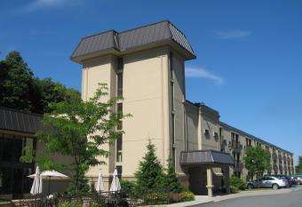 Le President Sherbrooke allows 18 year olds to book a room