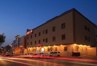 El Tawfiq Furnished Suites Malaz has Balcony rooms