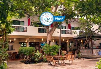 Lamphuhouse Bangkok - SHA Extra Plus Certified has Balcony rooms
