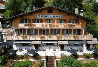 L Alpage allows 18 year olds to book a room