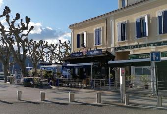 Hotel Beau Rivage has Balcony rooms