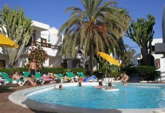 Apartamentos Maribel has Balcony rooms