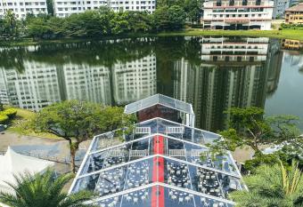 Flamingo Hotel By The Lake, Kuala Lumpur has Smoking/Balcony rooms
