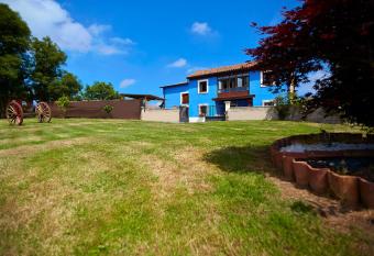 La Pi  era allows 18 year olds to book a room