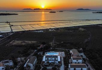 Oasi Guzzetta Hotel allows 18 year olds to book a room