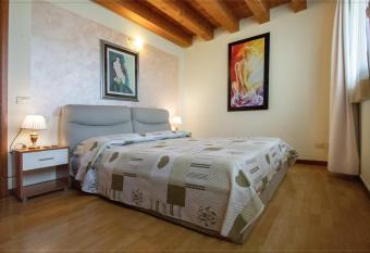 Residence San Miguel 5 allows 18 year olds to book a room