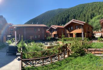 Inanlar Premium Suites & Villas has Balcony rooms