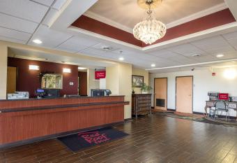 Red Roof Inn Jackson, OH allows 18 year olds to book a room