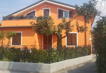 New Life has Balcony rooms