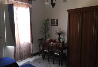 B&B MISTRAL di Lizzio Salvatore allows 18 year olds to book a room