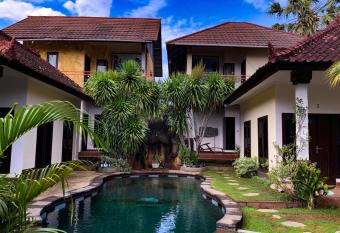 Lunar Dive Resort has Balcony rooms