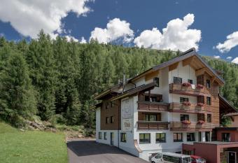 Smarthotel Bergresidenz - Adults only has Balcony rooms
