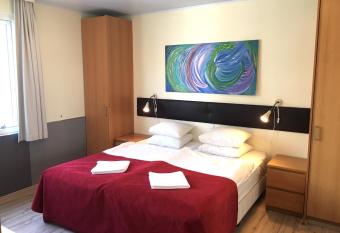 Downtown Reykjav  k Apartments allows 18 year olds to book a room