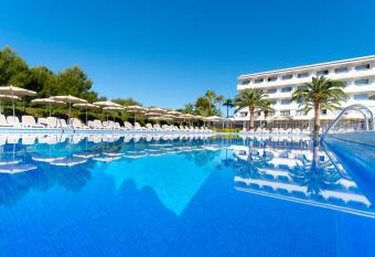 Hotel Millor Sol allows 18 year olds to book a room