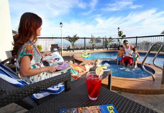 Parque Espa  a Residence Hotel Managed by HII allows 18 year olds to book a room