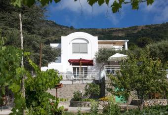 BeB Casa Romano has Balcony rooms