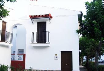 Casa Martina has rooms with a private hot tub