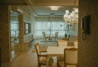 Altos da Bela Vista allows 18 year olds to book a room