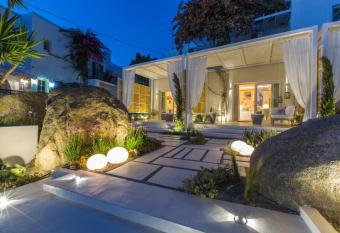 Sea Nymphs Suites has Balcony rooms