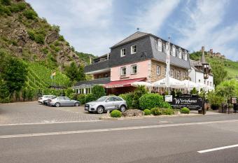 Landhaus Zimmermann allows 18 year olds to book a room