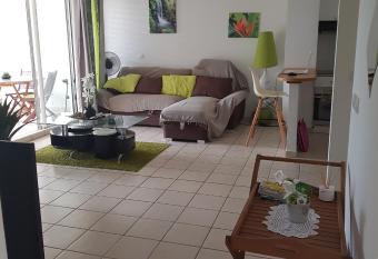 le petit mont vert has Balcony rooms