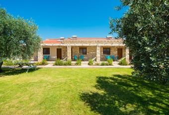 Olive Land Villas has Balcony rooms