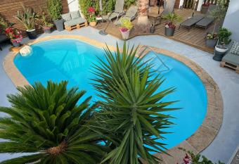 H  tel Le M  di  val has Balcony rooms