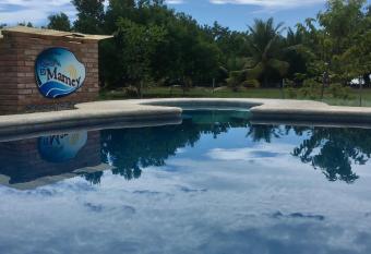 Quinta El Mamey allows 18 year olds to book a room