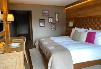 Hotel Royal allows 18 year olds to book a room