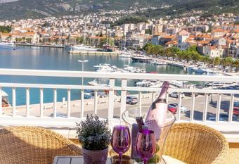 Apartel Park Osejava has Balcony rooms