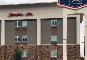Hampton Inn Alamogordo allows 18 year olds to book a room