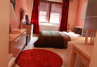 Residence la Fraisiere allows 18 year olds to book a room