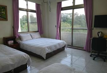 Garden Hostel has Balcony rooms